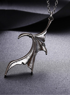 跨境外贸恶魔翅膀项链情侣哥特式复古朋克嘻哈风金属吊坠心型项链