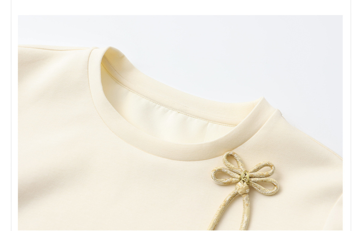 Áo sơ mi nam dài tay thêu họa tiết rồng, chất liệu polyester phối nylon, cổ tròn, phong cách thanh lịch