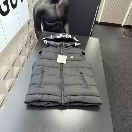 2025 Autumn and Winter New m Brand Vest Hooded High-End European Fashion Zipper Big Brand Same Style for Men and Women