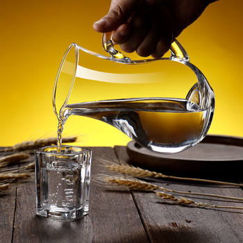 White wine glass wine separator suit points wine pot household restaurant small size foreign wine glass wine pot decanter