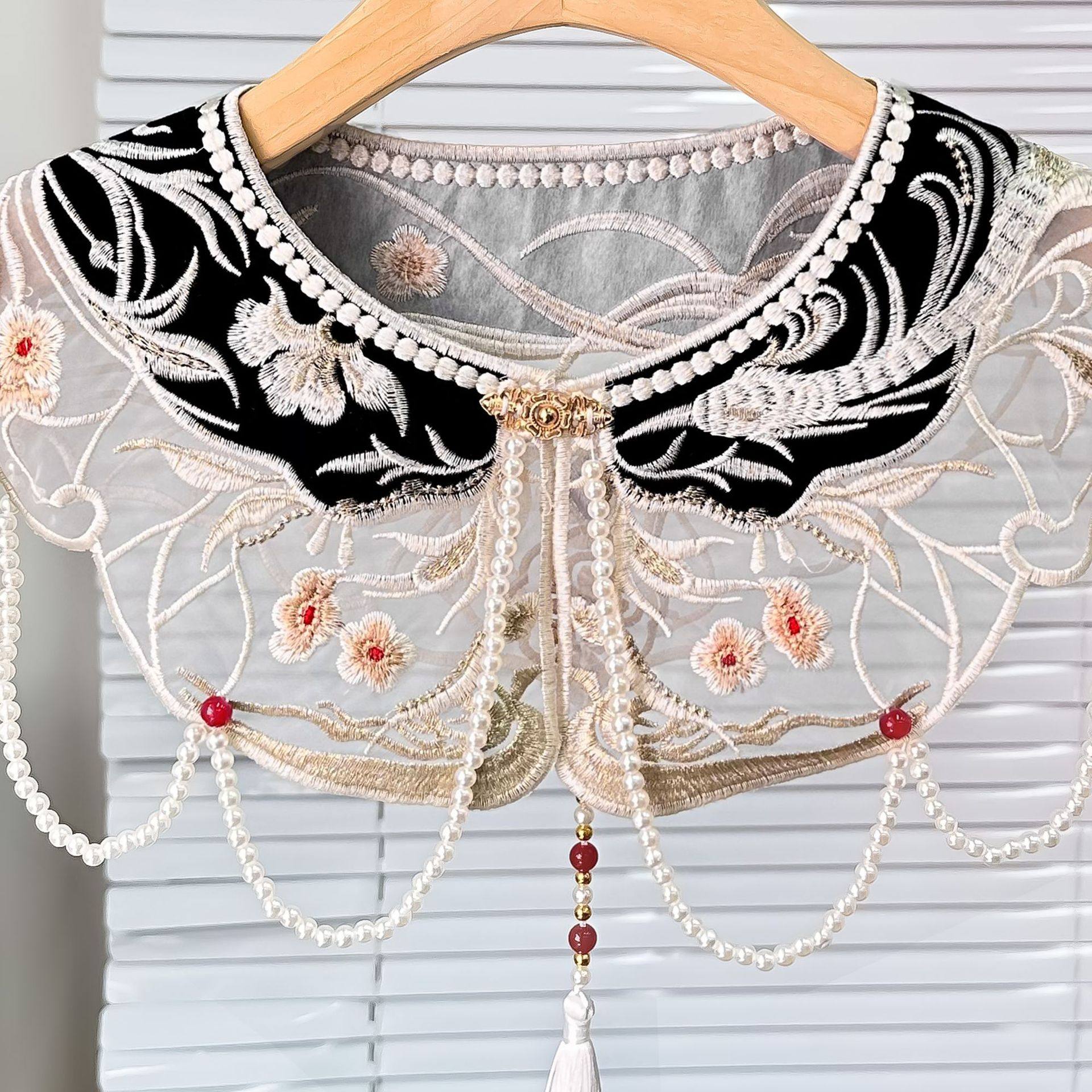 New Chinoiserie New Chinoiserie Han Dynasty Black Cloud Shoulder Clothing Bachelor's Clothing Embroidered Beading Fake Collar Spot Wholesale