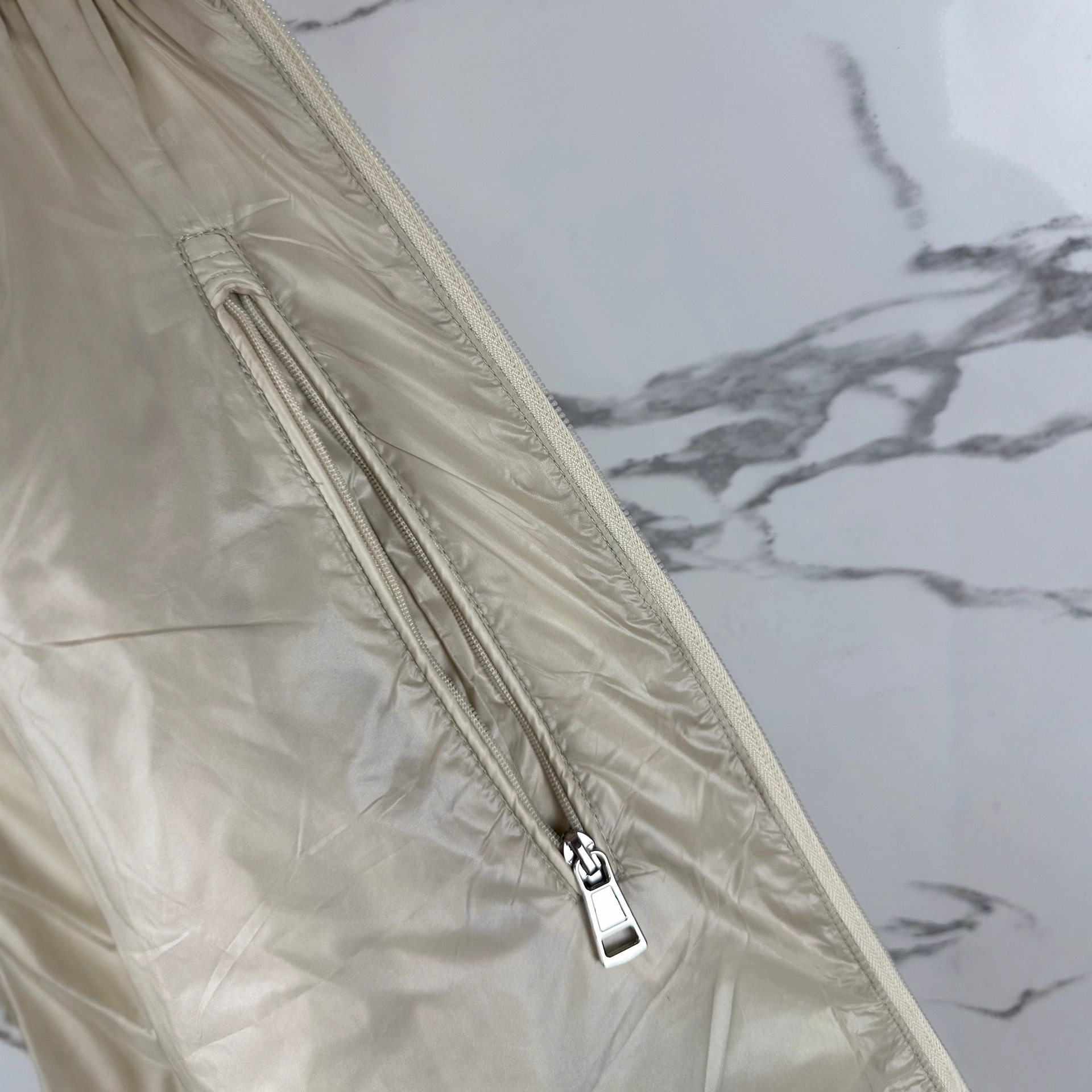 Cross-Border Popular Spot High-Quality Mengjia 25 New Thin Lacquered down Jacket 