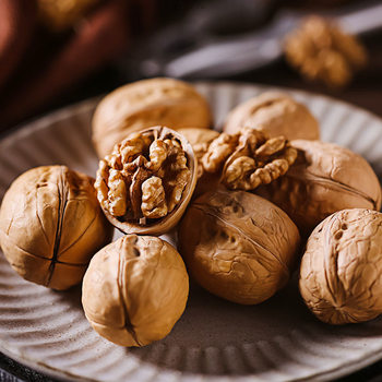 Xinjiang specialty dried fruit nuts original raw walnut snacks source factory a batch of origin factory a wholesale