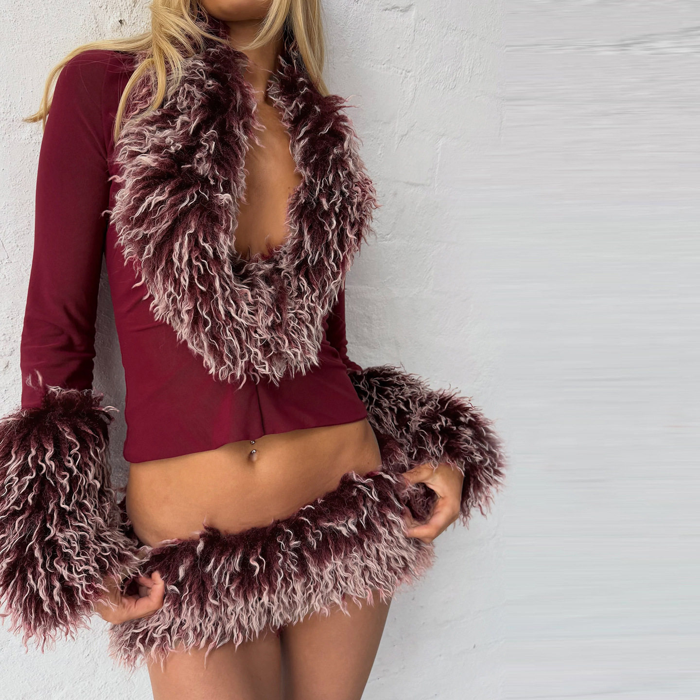 Womens Fashion Set Long Sleeve Short Top with Fur Collar Low Waist Plush Mini Skirt Autumn Style Wholesale Available