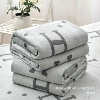 Bed Sheet and Blanket Dual-Use Flannel Blanket, All-Season Blanket, Air-Conditioning Blanket, Dormitory Single and Double Fashion Space Lisha