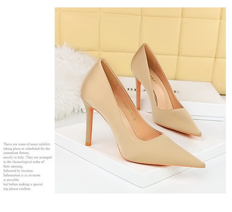 Giày cao gót nữ mũi nhọn chất liệu satin mềm mại phong cách thanh lịch dự tiệc — Màu đen, Màu đỏ cam, Màu Sâm panh, Màu xanh lục đậm