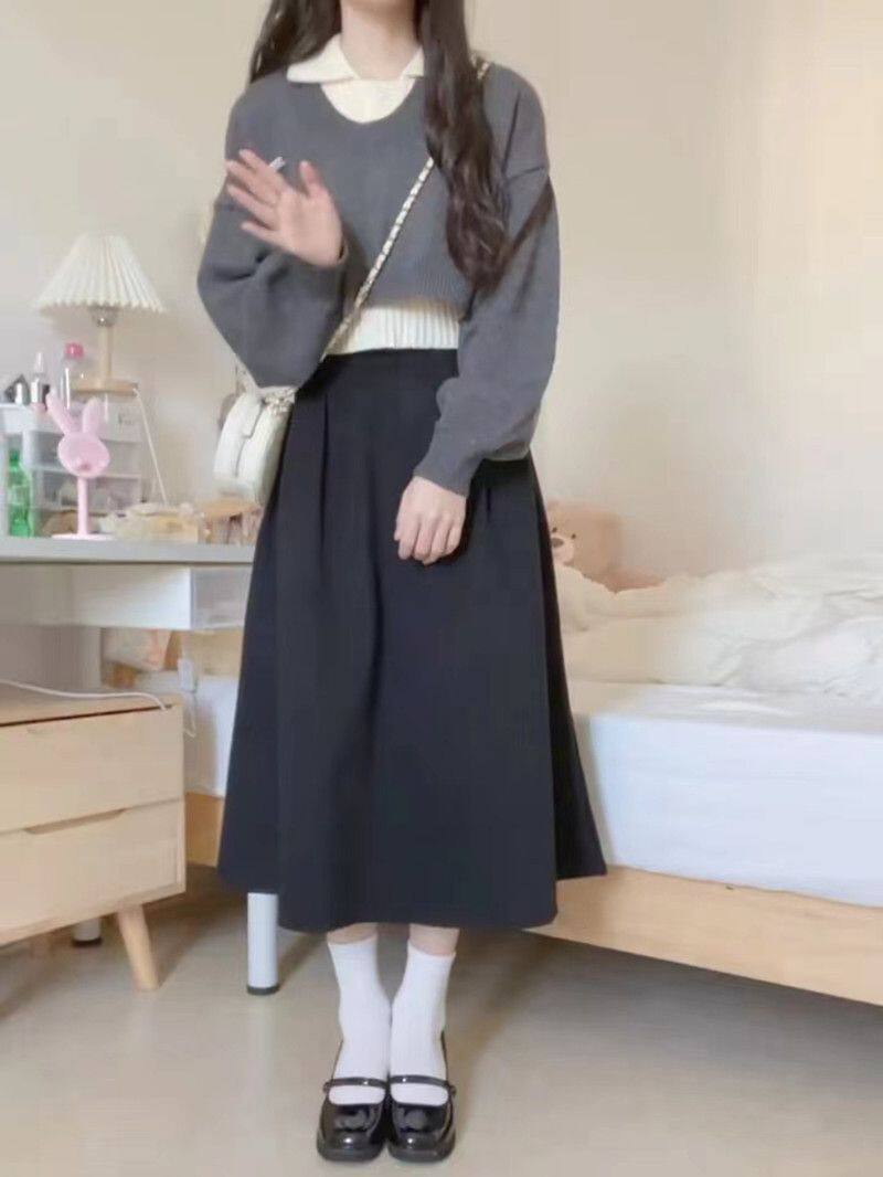 Korean Style Sweater for Women in Autumn and Winter, New Style, Chic Knitted Sweater Top, Versatile Slimming Design, Short Two-Piece Set