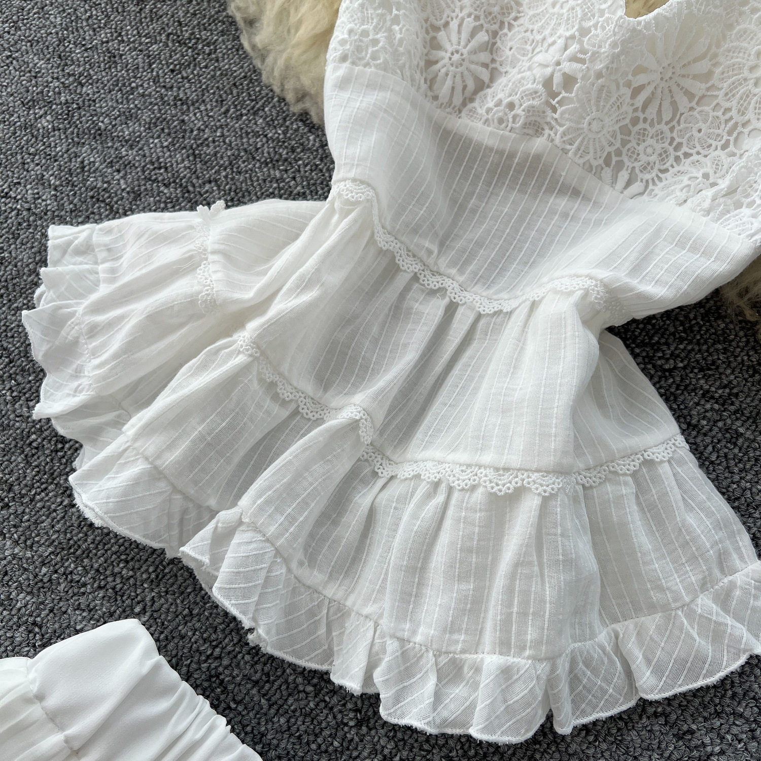 White Summer Vacation Set for Women Lace Trim Halter Neck Top and Chiffon Skirt Casual Beachwear