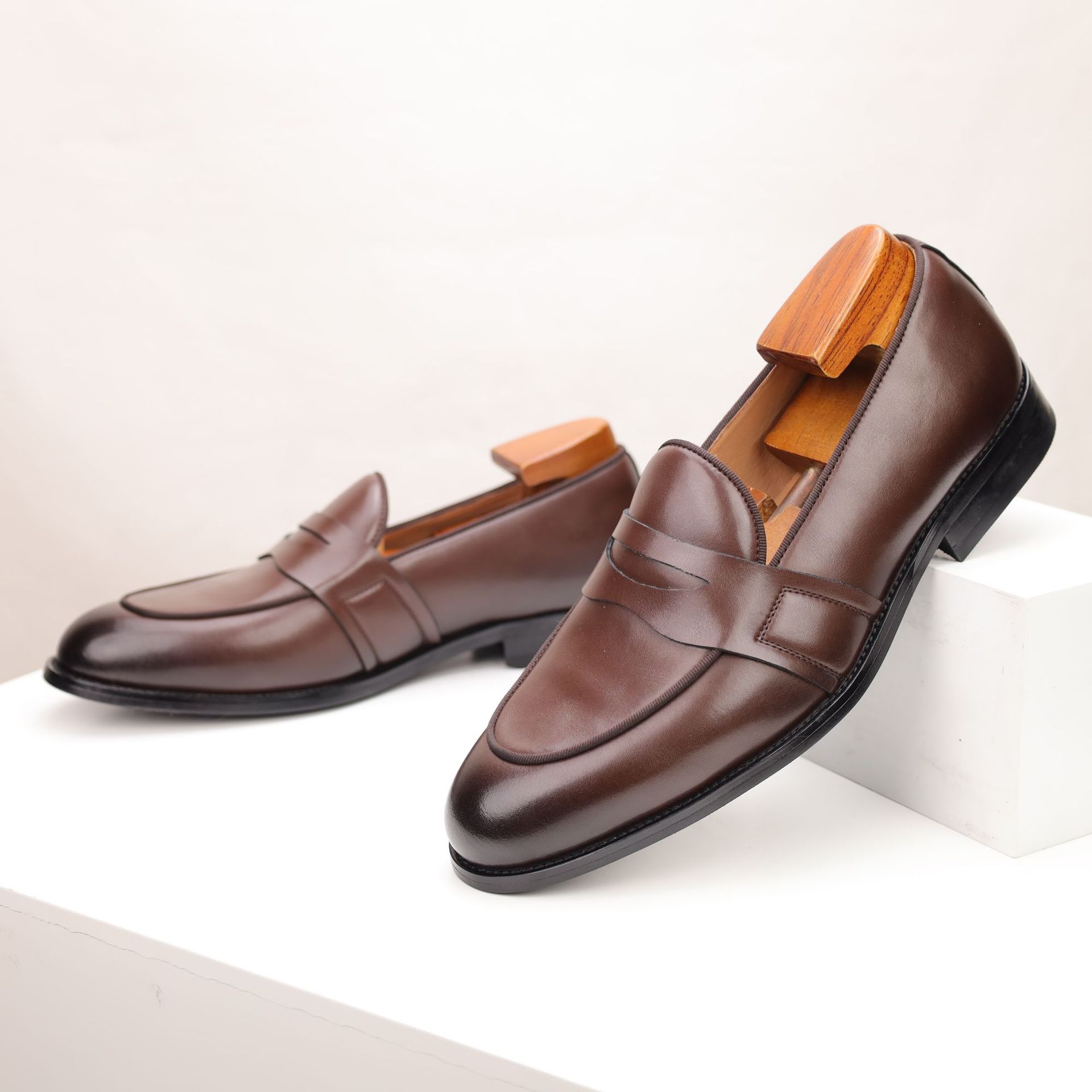 (Mới) Mã L1346 Giá 910K: Giày Da Nam Wetdi Big Size Ngoại Cỡ Phong Cách Âu Mỹ Giày Dép Nam Chất Liệu Da Bò G03 Sản Phẩm Mới, (Miễn Phí Vận Chuyển Toàn Quốc).