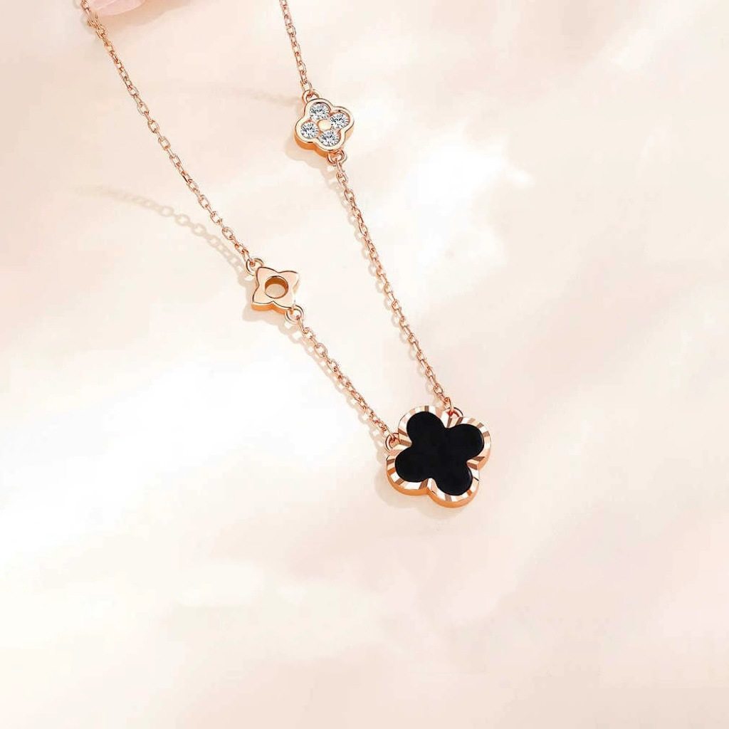 Four-leaf Clover Necklace Women's Korean-style Ins Imitation Agate Clavicle Chain Fashionable All-match High-end Diamond-studded Zircon Pendant