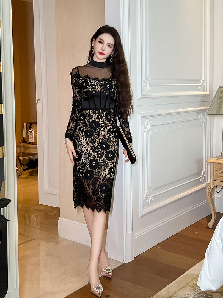 Đầm ren dài tay cổ tròn ôm dáng dự tiệc — Màu đen