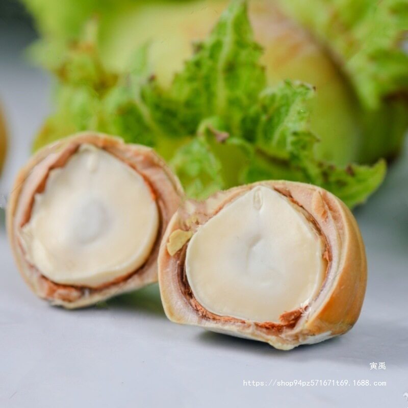 Fresh Northeastern Hazelnuts, Freshly Picked with Skin, Raw Kernels, Large Hazelnuts, 2025 Green Skin Fresh Nuts, Free Pliers