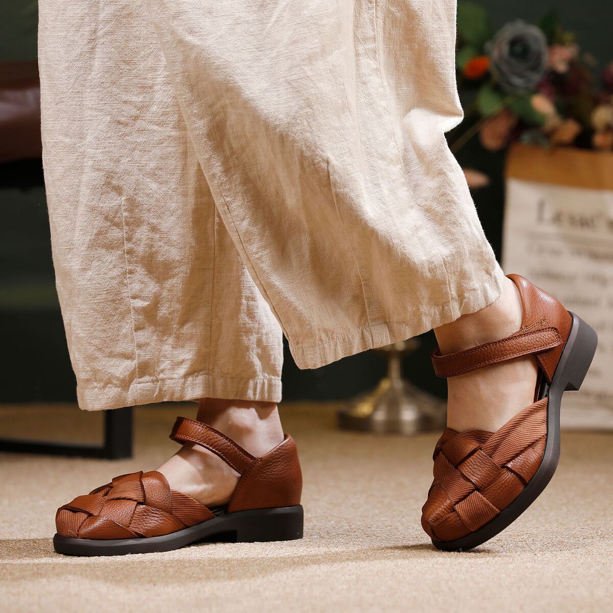 Sandal nữ quai ngang bít mũi đan dây đế mềm da bò — màu đen, Màu nâu