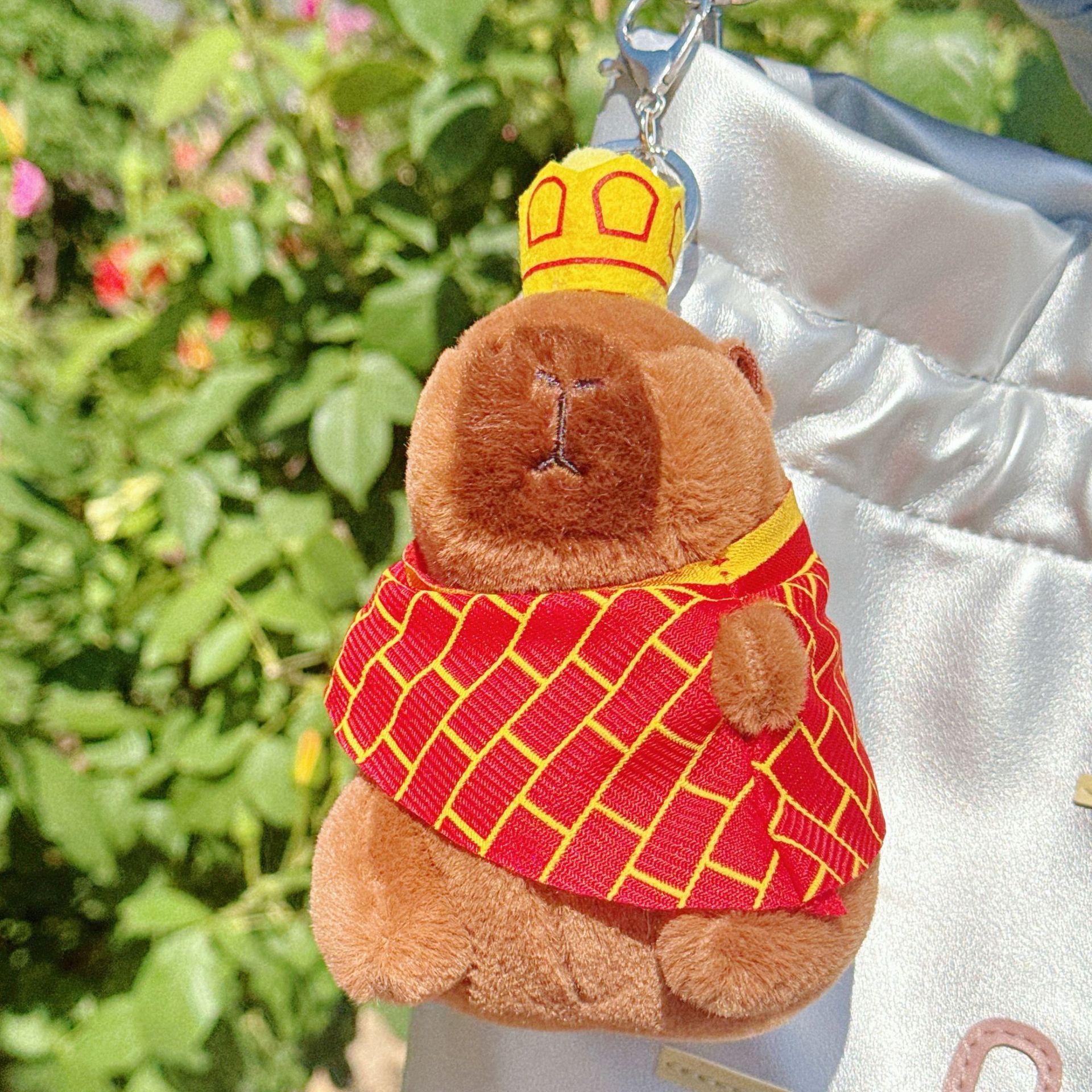 可爱卡皮巴拉公仔水豚鼠毛绒玩具玩偶钥匙扣书包挂件抓机娃娃批发