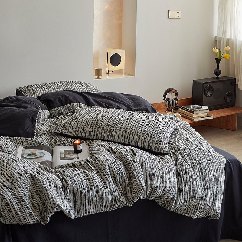 Minimalist charming style ~ Japanese-style black cotton four-piece cotton bed & breakfast naked sleeping bed sheet quilt cover bedding