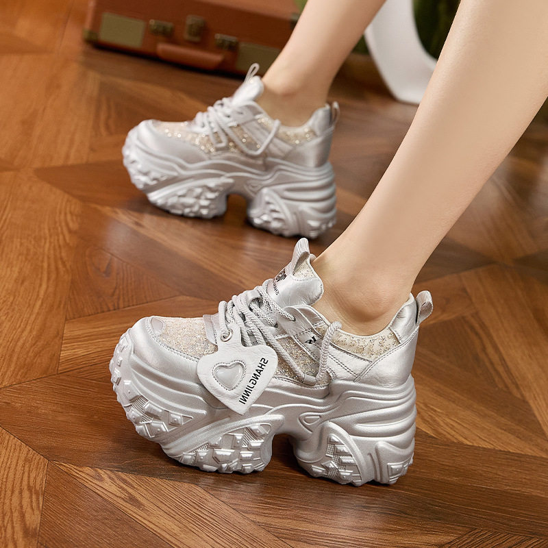 Dép sandal nữ quai chữ V đế dày cao gót 8 cm phong cách thể thao — Bạc, Trắng