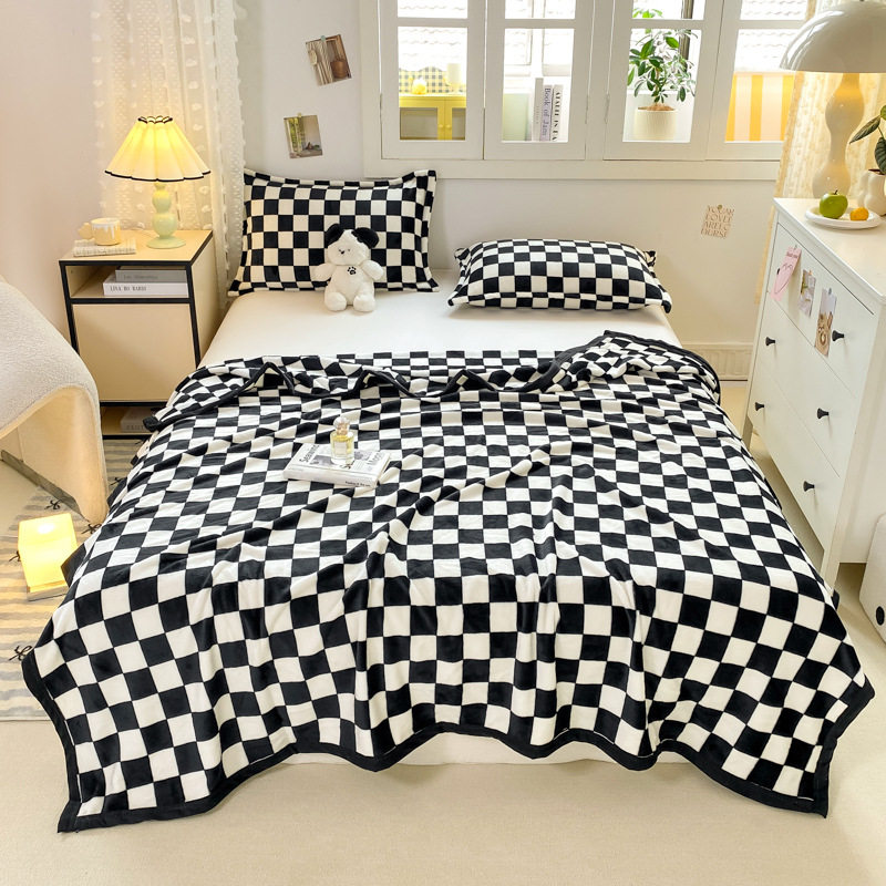 Double-sided milk velvet flannel multifunctional printed blanket shawl blanket lunch break blanket wholesale foreign trade cross-border gifts