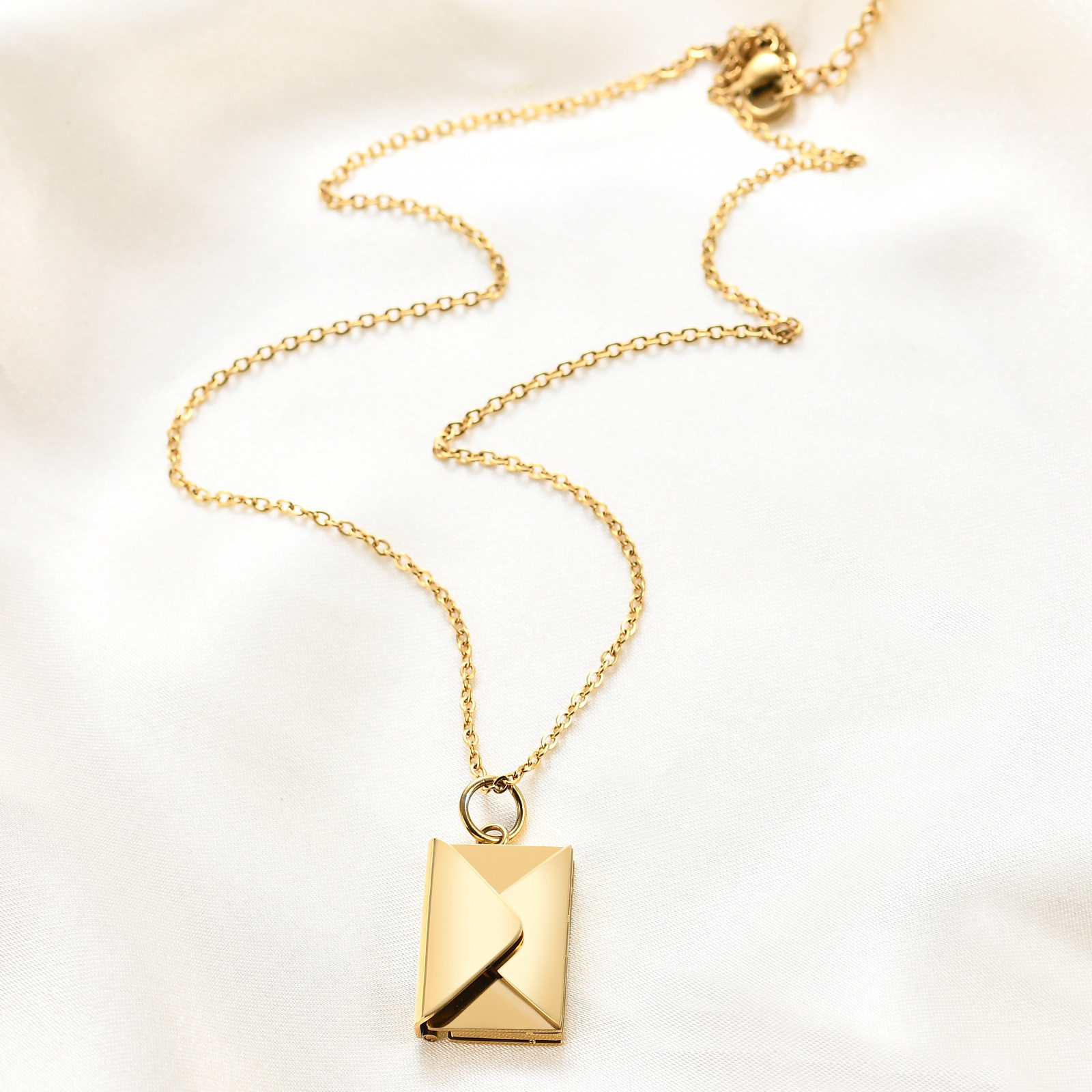 European and American Cross-Border Amazon Bestseller 20mm Stainless Steel Envelope Necklace with Engraving Options, Versatile Couple Necklace, Collarbone Chain Wholesale