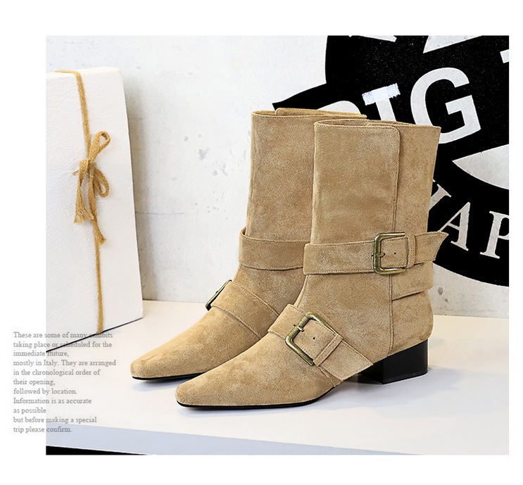 Boot nữ cổ trung mũi vuông khóa thắt lưng gót vừa phong cách retro — màu đen, nâu đậm, quả mơ