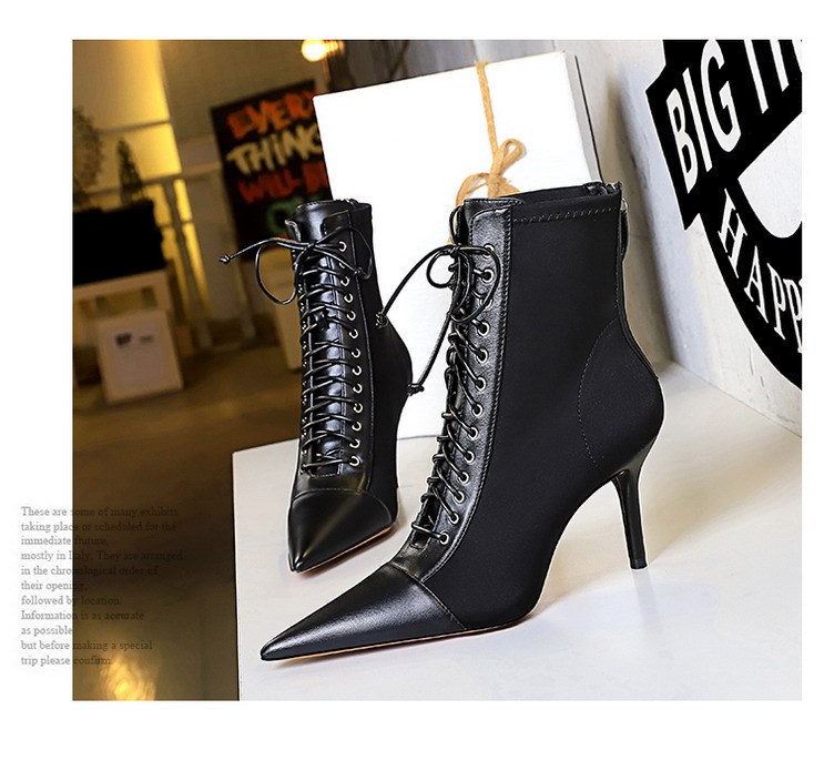 Boot nữ cổ thấp mũi nhọn gót cao phối dây buộc chéo, khóa kéo sau — Màu đen