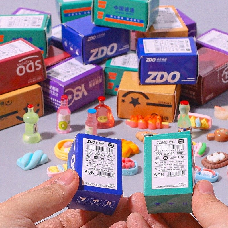 Trendy Mini Courier Blind Box Simulation Parcel Box Decoration Children's Pretend Play Toy Small Gift Wholesale