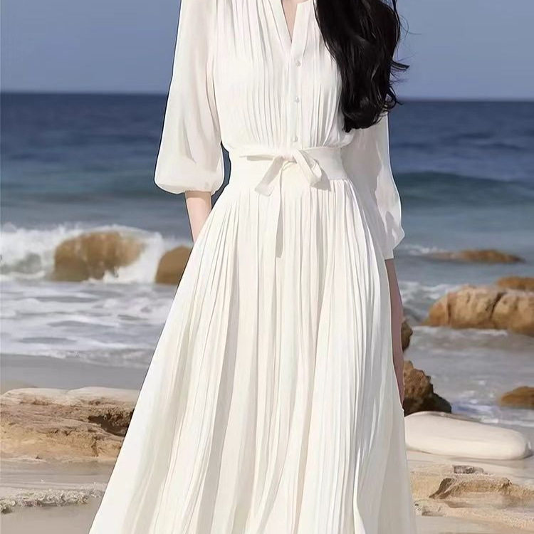 Elegant White Chiffon Dress Soft Fabric Feminine Fit French Style Perfect for Summer Casual Occasions Wholesale