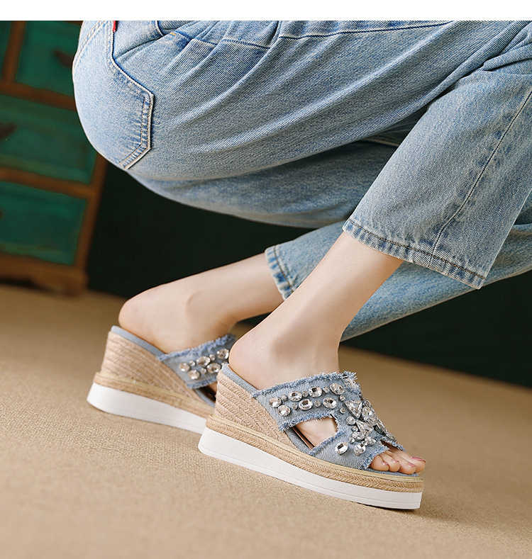 Dép sandal nữ quai ngang gót xuồng 8.5cm đế dày đính đá — Xanh denim