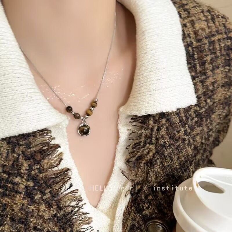 Leather Tiger Eye Stone Necklace for Women, Retro Elegant Sweater Chain, Accessible Luxury Niche Stacking Chinese Style Clavicle Chain Sweatshirt Accessories