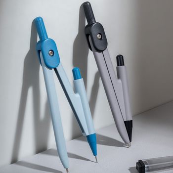 Deli Stationery Metal Compass Professional Drawing Tool Automatic Pencil Primary School Junior High School Compass