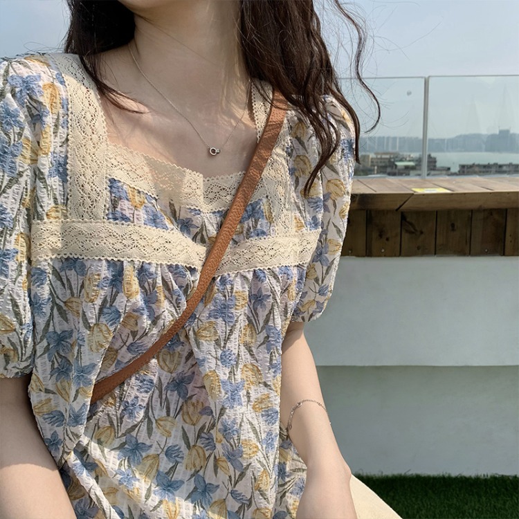 2022Years New French Square Neck Unique Floral Jacket Puff Short sleeve Shirt Female Design Sense Small minority Summer  2022年新款法式方领别致碎花上衣泡泡袖短袖衬衫女设计感小众夏季 2022Years New French Square Neck Unique Floral Jacket Puff Short sleeve Shirt Female Design Sense Small minority Summer 
