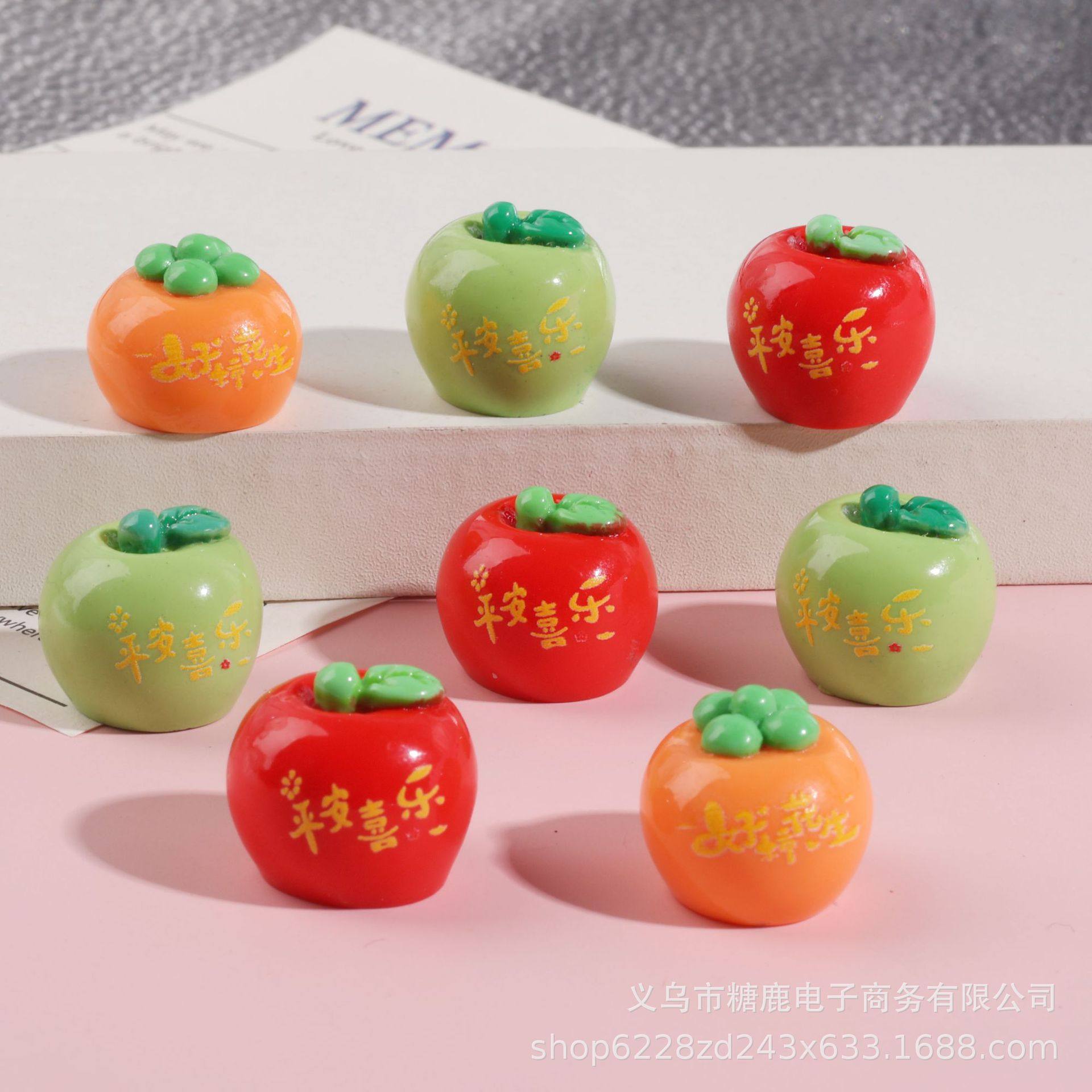 (Premium In-Stock Items) Glossy Three-Dimensional Apple and Persimmon Resin Accessories for Car Decoration, Phone Cases, Keychains, and Hanging Ornaments