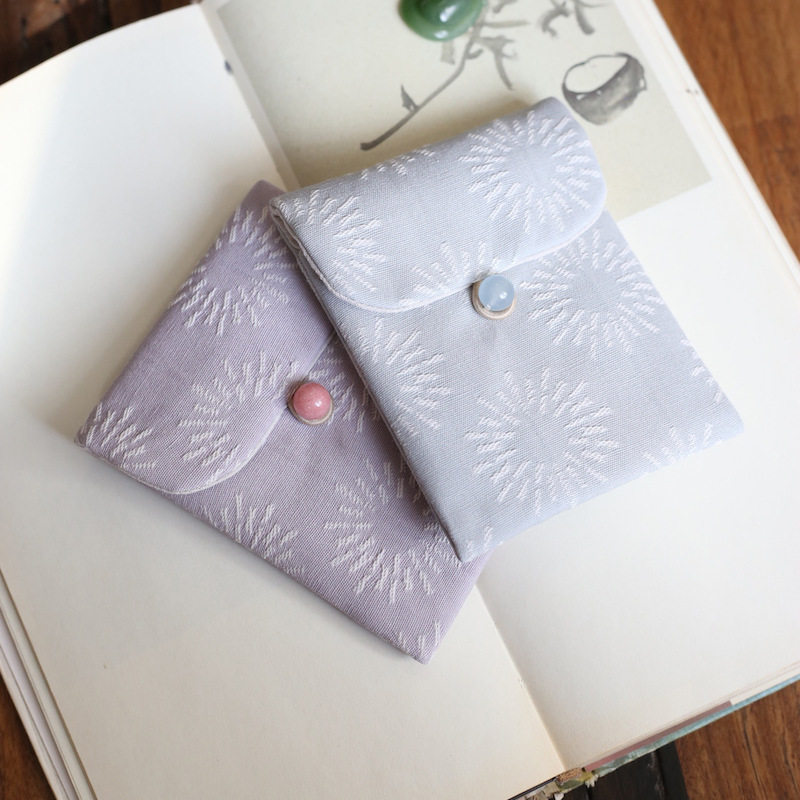 Tail order sample can be ordered brocade gift cloth bag Japanese style Wenwan bag jewelry storage bag flip wallet fabric