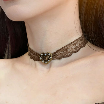 Brown Lace Vintage Choker Necklace for Women with Retro Pearl Heart Pendant Collarbone Chain Versatile Everyday Choker