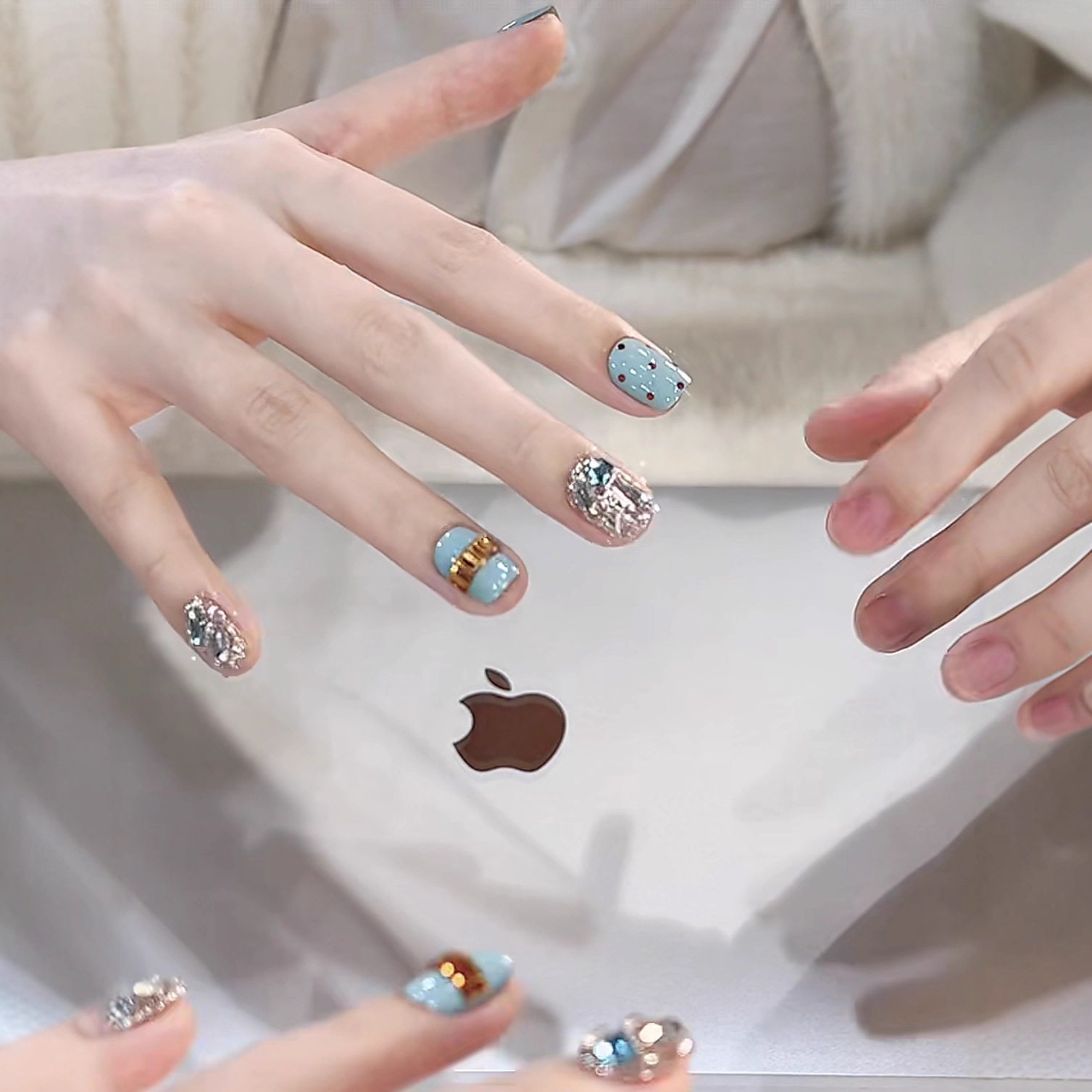 [Tiffany Blue] Autumn and Winter Pure Handmade Wearable Nails Blue Diamond High-End Whitening Pure Handmade Elegant Manicure