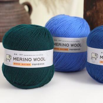 Wholesale Hand-Knitted Multi-Strand 100g Medium-Thick Wool Yarn for DIY Knitting of Sweaters and Scarves, Fine-Spun Yarn Ball