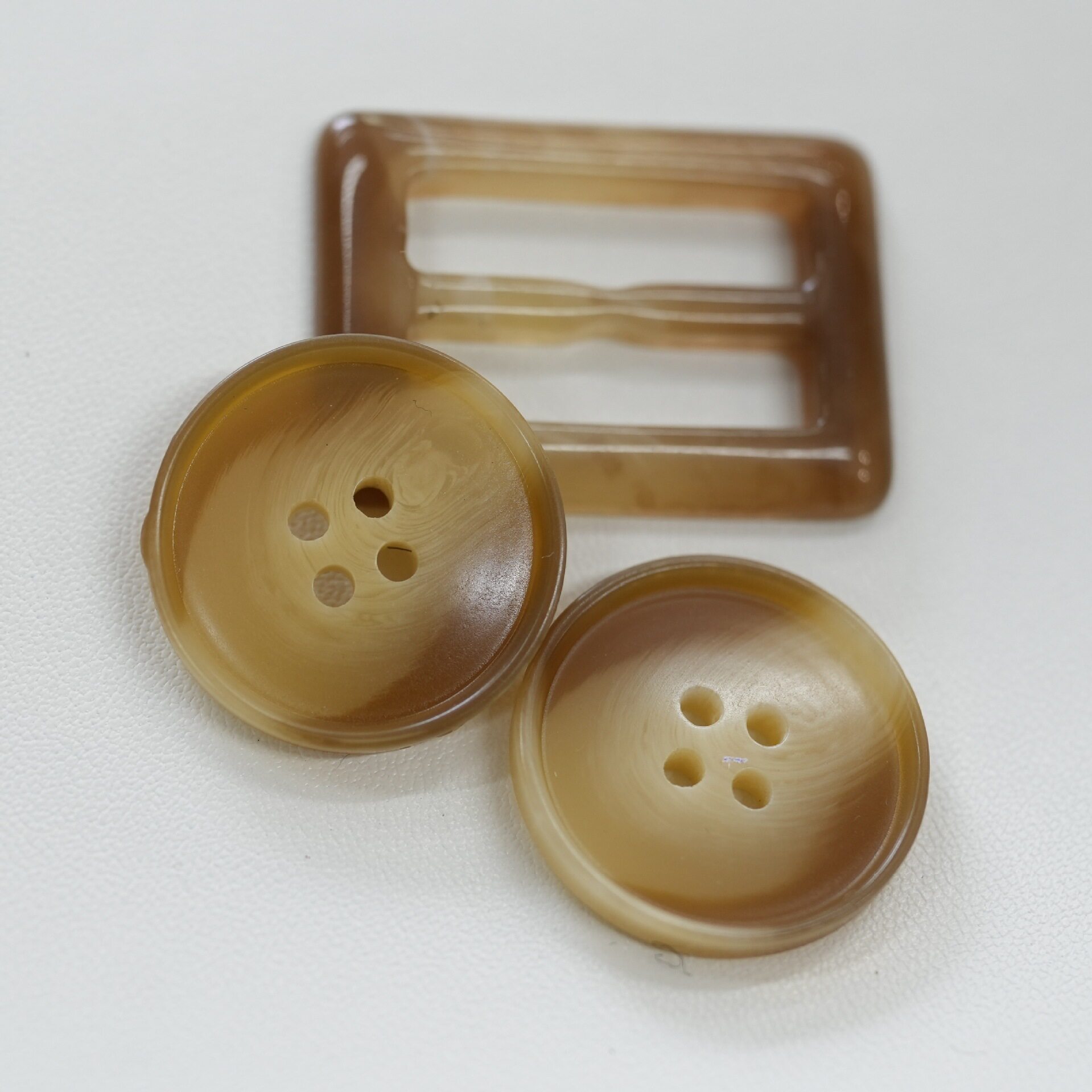 Front Yellow Four-Hole Resin Buttons Floral Coffee Mixed Floral Suit Coat Trench Coat Factory Direct Wholesale Buttons