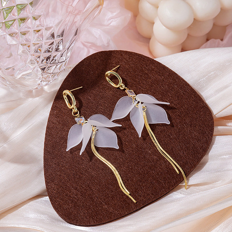 Silver needle high-end ins white petal earrings temperament transparent flower tassel pearl earrings