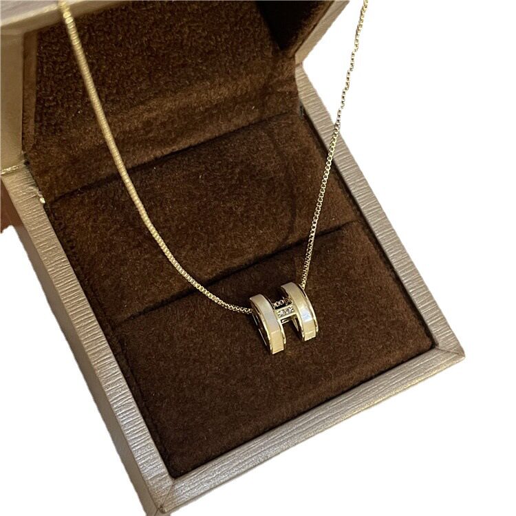 Niche Design Real Gold Electroplated Shell Zircon Letter H Necklace Earrings Women's High-end Light Luxury Necklace Clavicle Chain