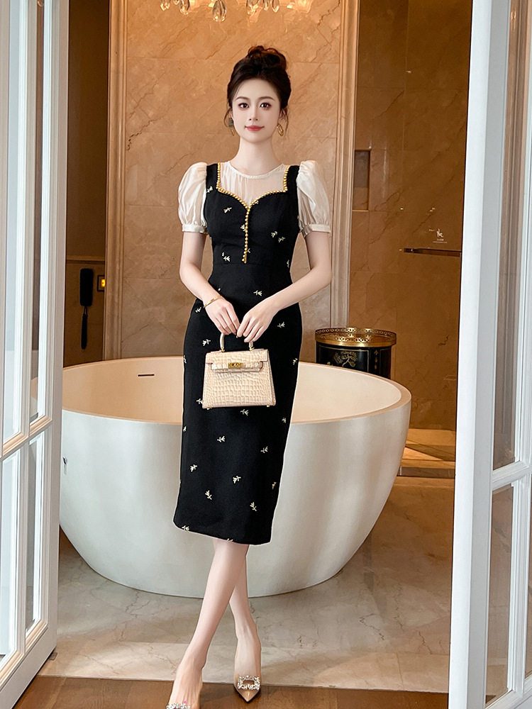 Đầm ôm body nữ cổ tròn tay bồng phong cách Pháp — [Đen]