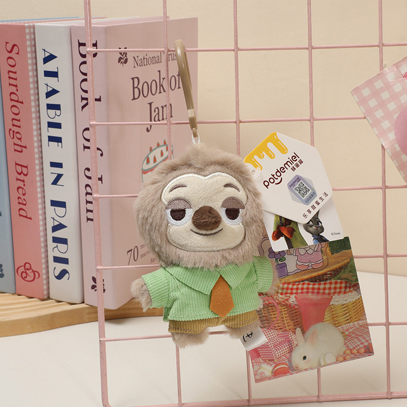 正版迪士尼草莓熊挂件史迪仔公仔毛绒玩偶朱迪尼克钥匙扣背包挂饰