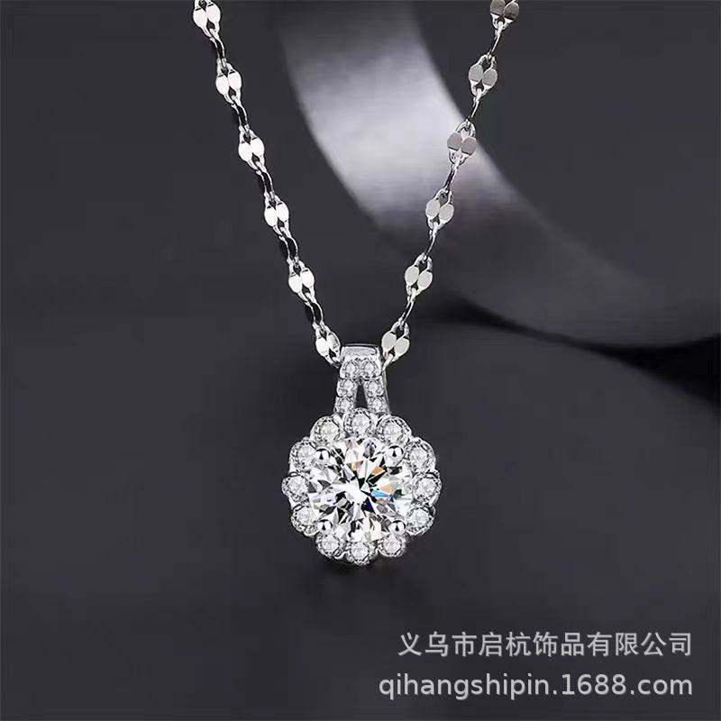 Titanium Steel Tiktok Hot-Selling Moissanite Chain Necklace, Light Luxury, High-End Fashion, Versatile, Elegant Lace Pendant Collarbone Necklace