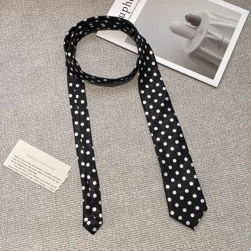 黒地に白の水玉模様のネクタイ - 約148cm