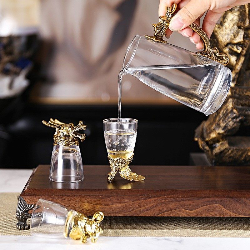 Factory Direct Sales Wholesale Twelve Zodiac High-End Chinese Liquor Glasses Glass Wine Cup Decanter Set Gift Box