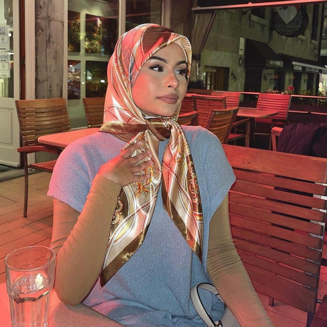 Malaysia shoppe satin satin 90*90cm large square letter printed silk scarf Satinbawal