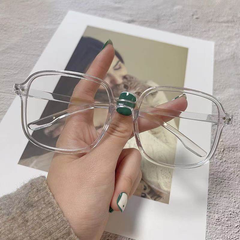 Trendy Oversized Square Anti-Blue Light Glasses for Women, Suitable for Prescription Lenses, Perfect for Photos and Commuting