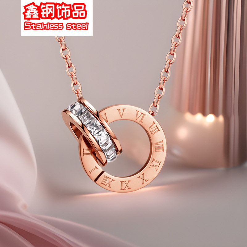 Niche Luxury Design Collarbone Chain, Simple and Versatile Roman Double-Ring Necklace, 18K Rose Gold Titanium Steel Accessory Pendant