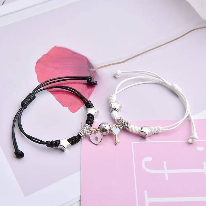Magnet Bracelet Couple Cute High-face Value Fresh Preparation of a Pair of BFF Student Hand Rope Female Commemorative Gift