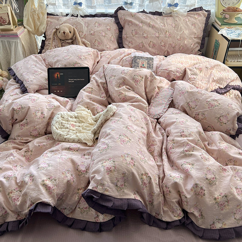 花を持つ手【カテゴリーA-裸寝質感】