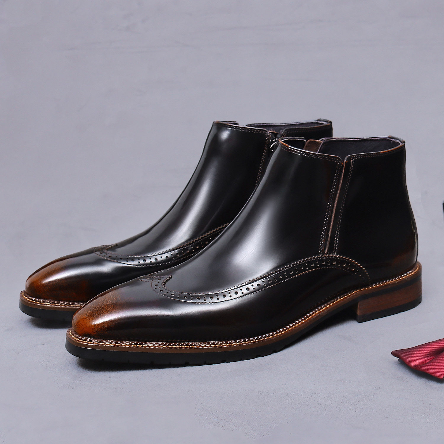 Boot Nam Da Bóng Chelsea Side Zip Brogue Chiều Cao Đế Khoảng 3cm Màu Đen