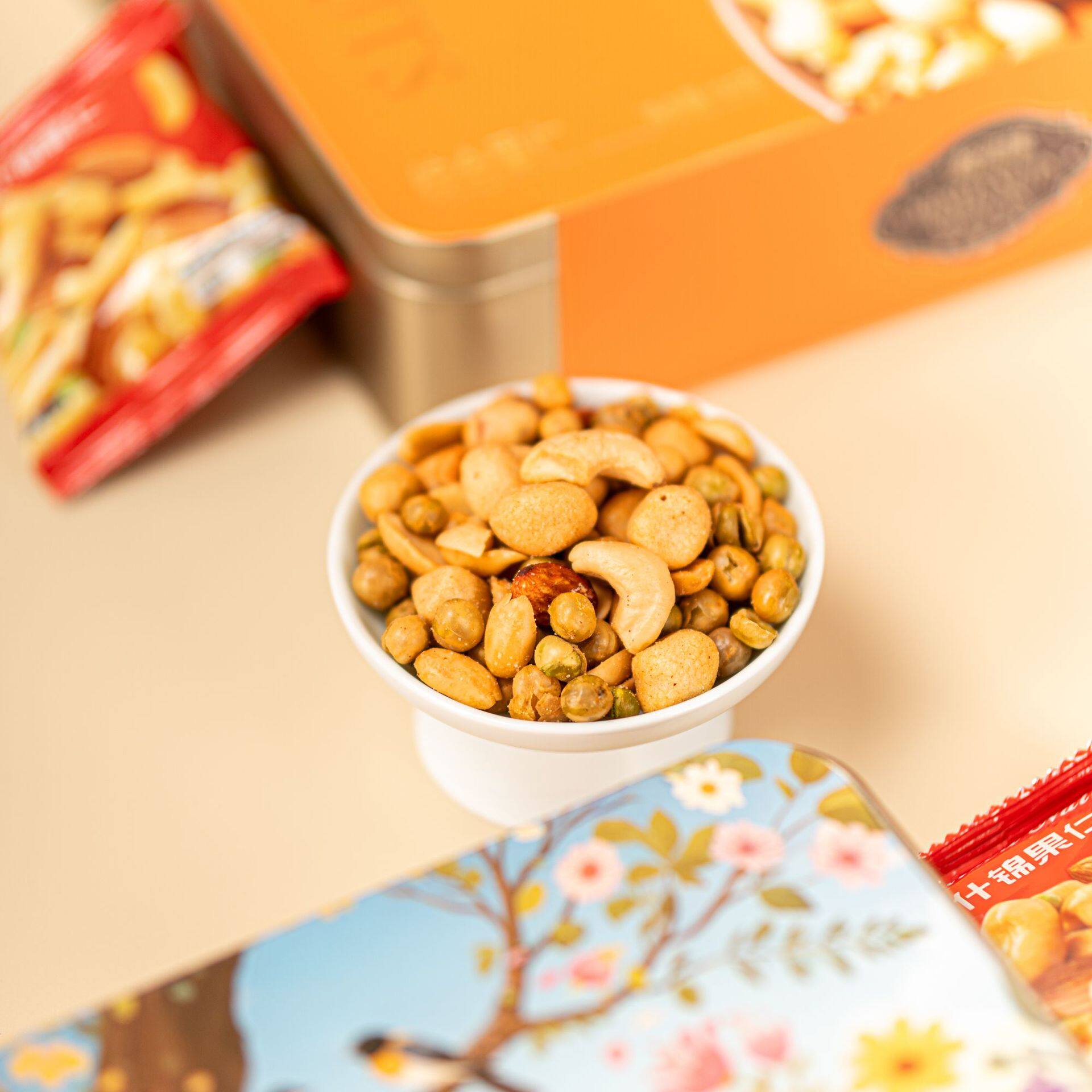 Hong Kong Yike Yuan Tin Can Mixed Nuts Squirrel Cartoon Mixed Nut Snack High-End Gift Box